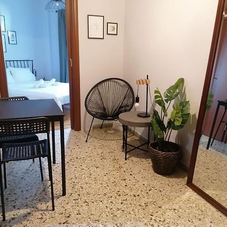 Minimal Studio Varnava Square - Kallimarmaro Area เอเธนส์ ภายนอก รูปภาพ